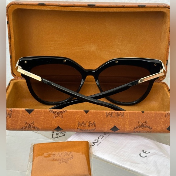 MCM Black & Gold Cat-Eye Sunglasses – Made in Italy – New Condition 🕶️ - Picture 10 of 14